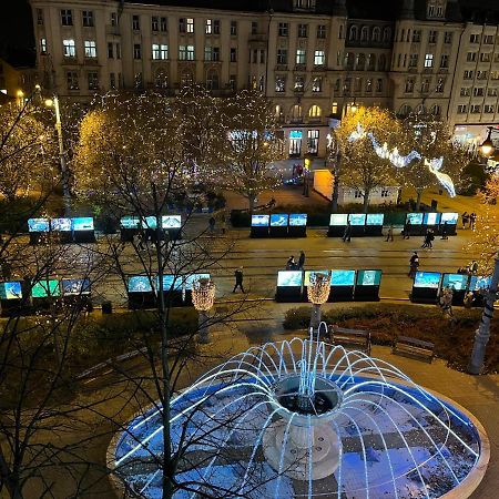 Central Palace Apartman Debrecen Buitenkant foto