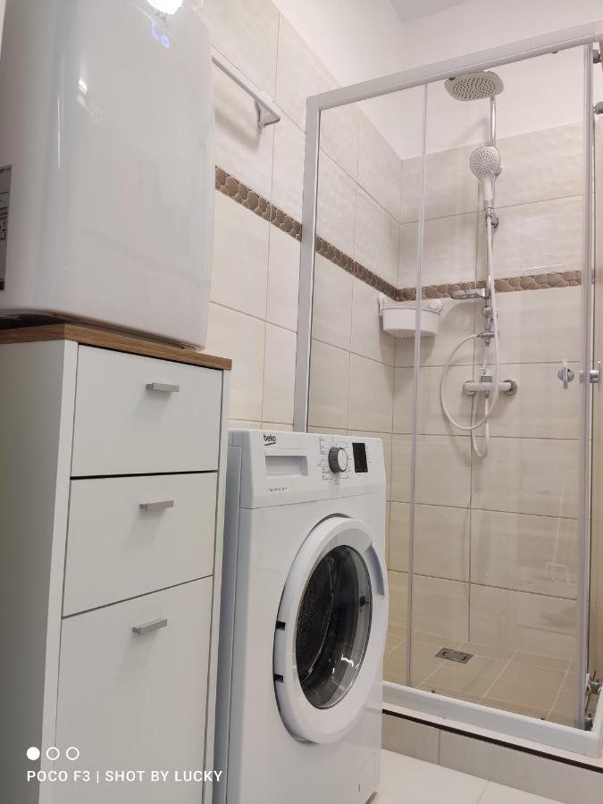 Central Palace Apartman Debrecen Buitenkant foto