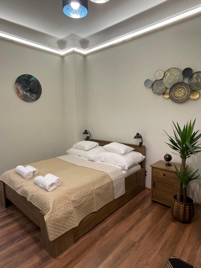 Central Palace Apartman Debrecen Buitenkant foto