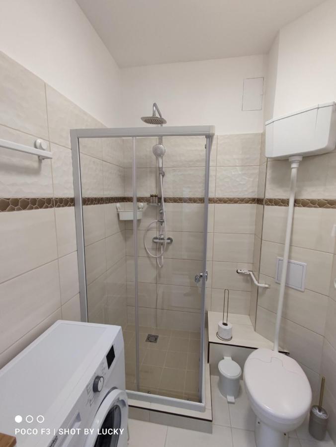 Central Palace Apartman Debrecen Buitenkant foto