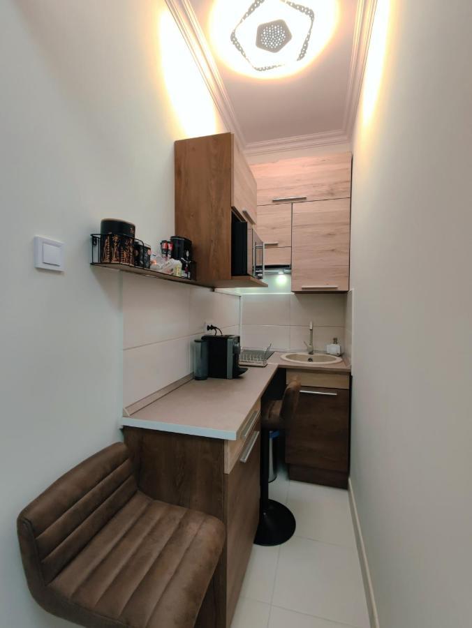 Central Palace Apartman Debrecen Buitenkant foto