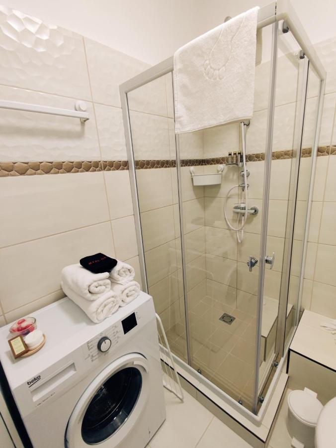 Central Palace Apartman Debrecen Buitenkant foto