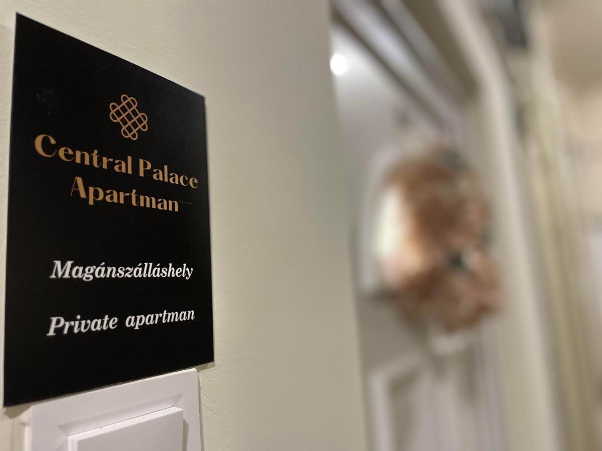 Central Palace Apartman Debrecen Buitenkant foto