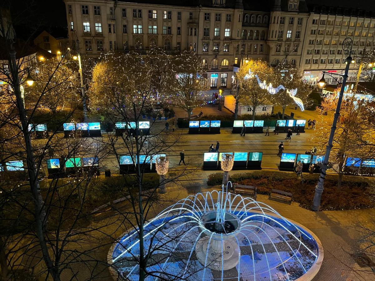 Central Palace Apartman Debrecen Buitenkant foto